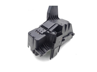 Блок предохранителей 30728132   Volvo XC90    