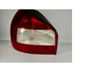 Задний фонарь в кузове