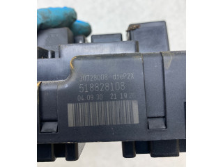 Блок предохранителей  30728008, 518828108   Volvo V70    