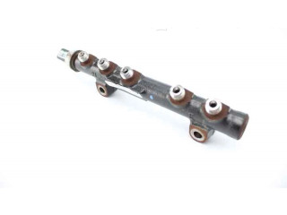 Топливная рампа 9684753080, 9664111780   Peugeot 5008  