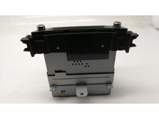 Радио/ проигрыватель CD/DVD / навигация