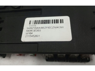 Блок предохранителей  2115452601, 320CDIV6   Mercedes-Benz ML W164    