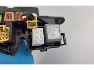 Блок предохранителей  5136YA1   Toyota Corolla Verso AR10    