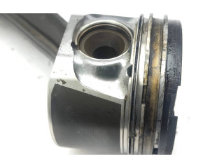 Píst Mercedes-Benz S W220 -