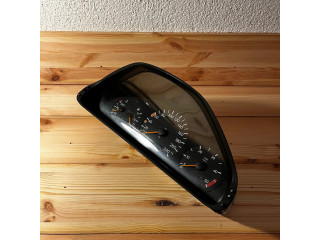 Přístrojová deska Mercedes-Benz E W210 2001 2105403648, 87001345