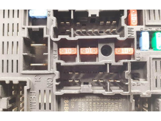 Pojistková skříňka 284B69582R Renault Captur 2019