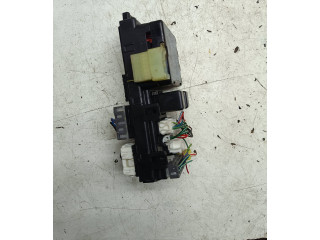 Pojistková skříňka Mitsubishi Pajero 1999