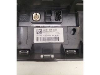 Дисплей    9838129680   Peugeot 2008 II