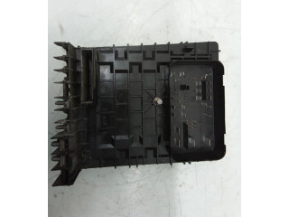 Блок предохранителей 1K0937125A   Skoda Superb B6 (3T)    