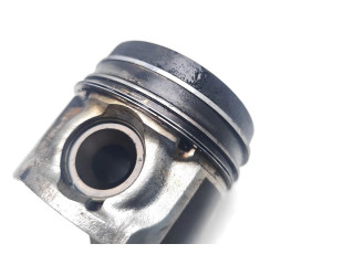  Поршень с шатуном BHY(DV6FD) BHY, DV6FD  Peugeot Partner  