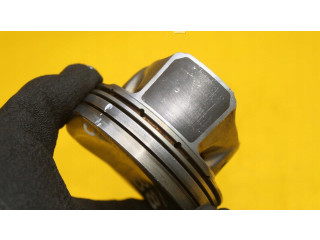 Píst Audi A4 S4 B8 8K