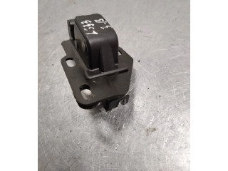 Генератор    Peugeot Partner      