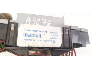 Блок предохранителей  8688434, 30657428   Volvo XC90    