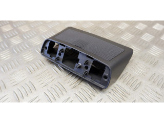 Другая деталь салона