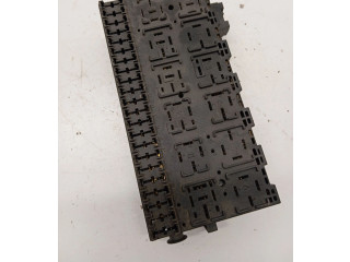 Блок предохранителей  357937039   Volkswagen Transporter - Caravelle T4    