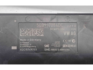 Блок комфорта 5Q0937084 Skoda Superb B8 (3V)