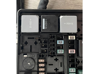 Блок предохранителей 31473880 Volvo XC40