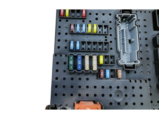 Блок предохранителей 30728512, 28017881   Volvo XC90    