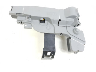 Блок предохранителей 31473767, 32200086 Volvo S60