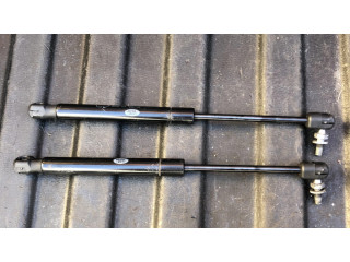 Амортизатор капота двигателя