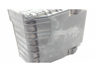 Крышка блока предохранителей 1K0937132F Audi Q3 8U