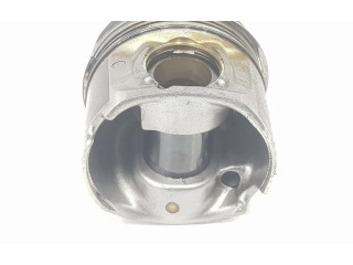 Píst 11257812585 BMW 5 F10 F11 3.0 N57D30A