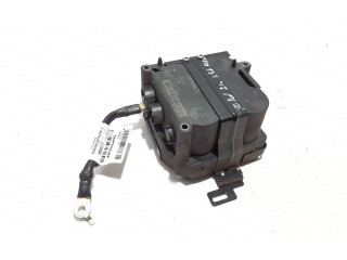 Блок управления 32300818 Volvo XC40