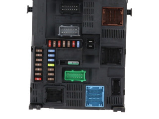 Блок предохранителей 1611785780 Peugeot 2008 I