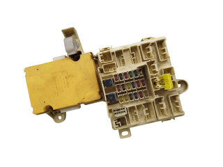 Блок предохранителей 8922153100 Lexus IS 200-300