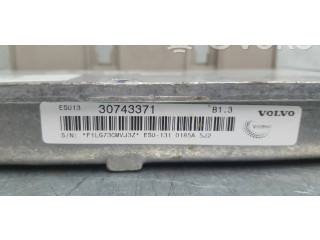 Блок управления двигателем Блок управления 30743371 Volvo V50