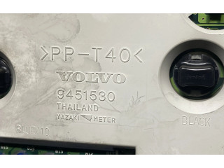 Панель приборов 9472523, 69294240T   Volvo V70       