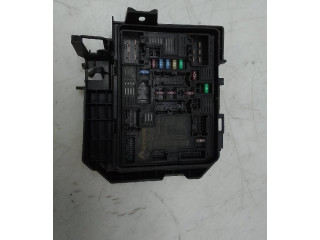 Блок предохранителей 284b71965r   Dacia Sandero    