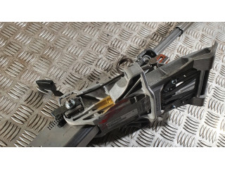 Крестовидная связь оси рулевого колеса