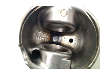 Píst Volvo XC90 D5244T18