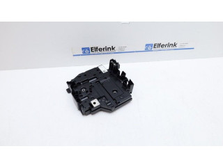 Блок предохранителей 8889877787, P8889877787 Lynk & co 01