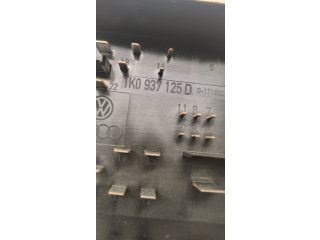 Блок предохранителей  1K0937125D   Skoda Octavia Mk2 (1Z)    