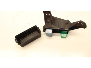 Блок предохранителей 8266253110 Lexus IS 220D-250-350