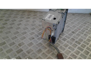 Радио/ проигрыватель CD/DVD / навигация