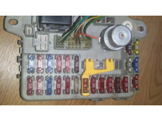 Блок предохранителей  ywc104500, yqe103740   Rover 25    