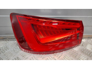 Задний фонарь в кузове