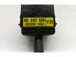 Ручка стеклоочистителей 96540686, 520330-1000    Chevrolet Kalos  L14(85CUL4) 