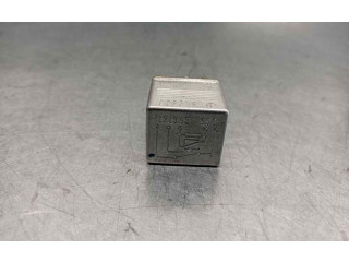 Pojistková skříňka 0015420219 Mercedes-Benz E W124 1995