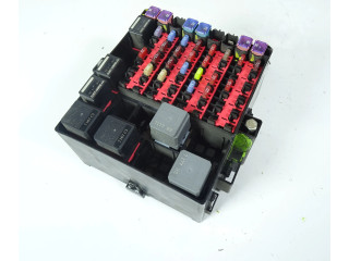 Блок предохранителей  8V51-14A073-AA, 8V51-14A073-AA   Ford Transit -  Tourneo Connect    