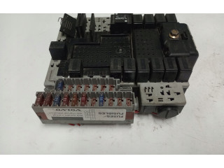 Блок предохранителей 9401802 Volvo S60