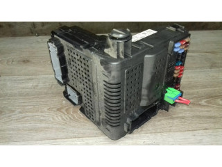 Блок предохранителей 28073267, 30795114   Volvo V70    