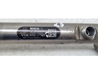 Vstřikovací lišta 0445215025, 30777759   Volvo V40 Cross country  pro naftový motor 2.0  