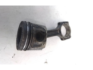 Píst Opel Vivaro M9R692