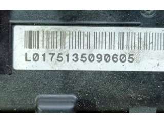 Pojistková skříňka 33568881 Volkswagen PASSAT