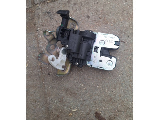 Замок багажника Audi A1 2010 - 2018 года