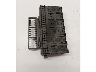 Блок предохранителей  357937039   Volkswagen Transporter - Caravelle T4    